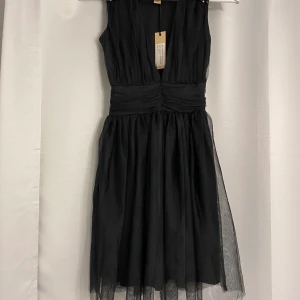 Black dress from Nelly - Helt ny klänning från Nelly