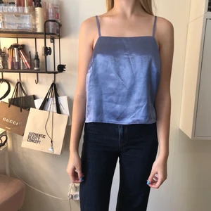 Blått linne från NAKD - Blått/glansigt linne från NA-KD🦋 Strl S