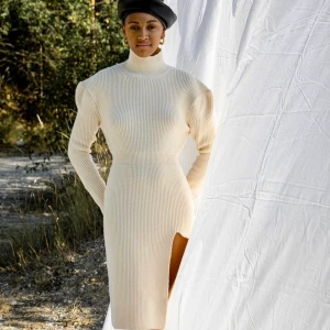 Adoore klänning - Klänning från Adoore säljes! Den är helt ny och kommer i storlek 36. Lägg bud i kommentarsfältet. 