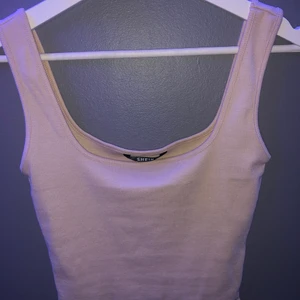 Beige Linne - Skönt sommar linne i storlek XS. 20kr+frakt 