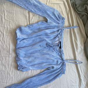 En tröja från kendall och Kylies kollektion med pacsun. Köpt i usa för 500kr