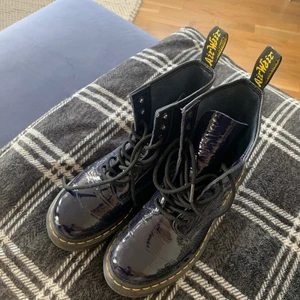 Dr martens  - Köptes förra hösten, använda 2 gånger så de är som nya!  🥰   Köparen står för frakten. 