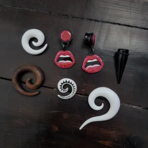  - Lite töjningsr oklar på storlekarna men det kan kollas upp! Har ni frågar tveka inte på skriva :) 