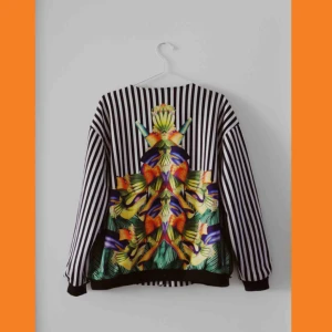  - Randig bomberjacka i oversize modell med coolt tryck på baksidan. Sparsamt använd och i fint skick! Köparen står för frakt.