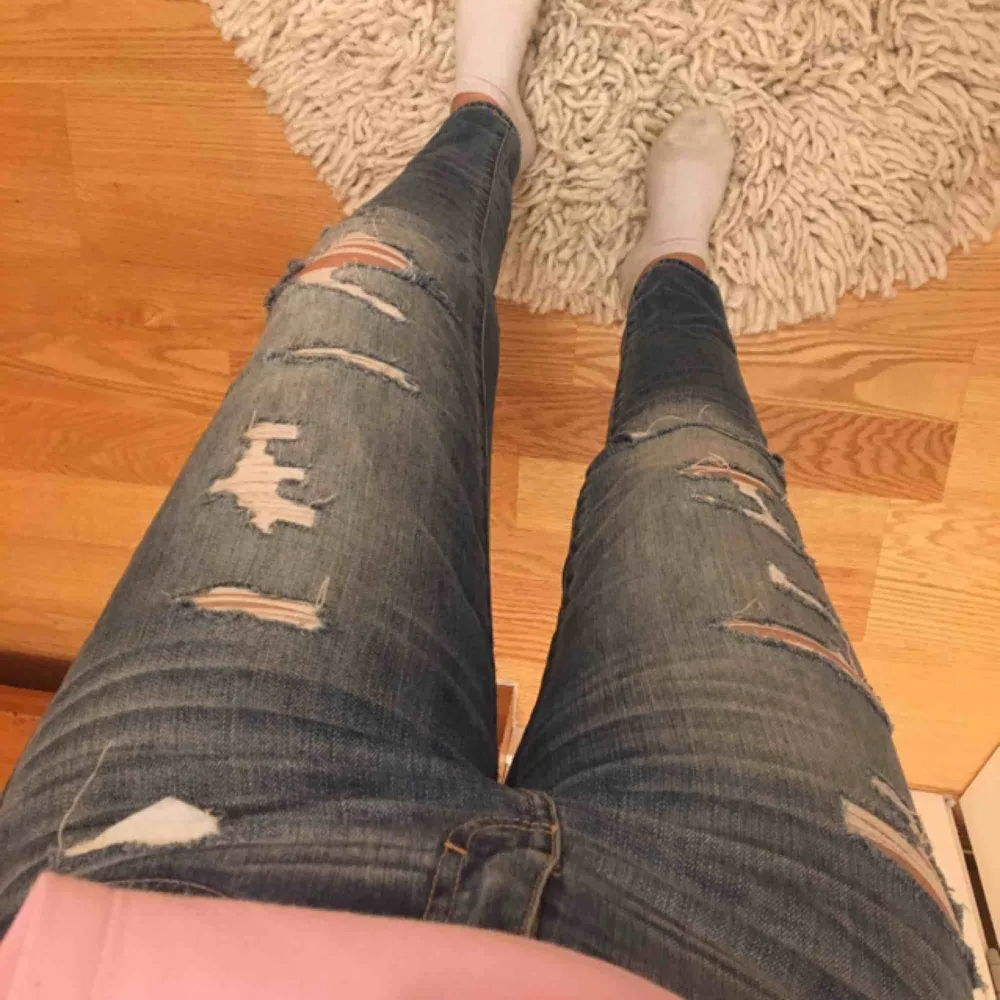 Snygga slitna jeans från Abercrombie & Fitch. Jeans & Byxor.