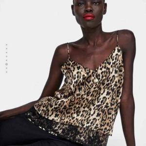  - Leopard top från Zara, endast testad. Möts upp i Stockholm eller frakta❤️