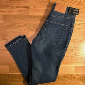  - Ett par DONNA jeans från cheap monday. High Waist, relativt mjuka. Oanvända, säljer pga för små✨
