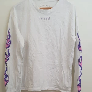  - Cool tröja ifrån junkyard abdvänd max 5 gånger frakt tillkommer