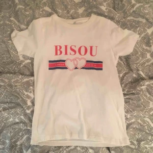  - Ny tröja från Gina. Aldrig använd, kan ha den till allting, skönt material