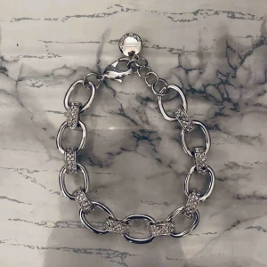  - Snö of sweden armband.  Frakt ingår i priset.