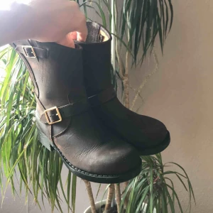  - Johnny bulls, storlek 40! Knappt använda, precis som nya! :) billiga pga att jag vill bli av med dom så fort så möjligt :)