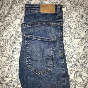  - Snygga jeans från Gina storlek s