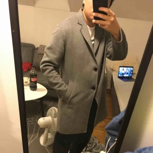  - Zara rock, bra skick.  Köpare står för frakt