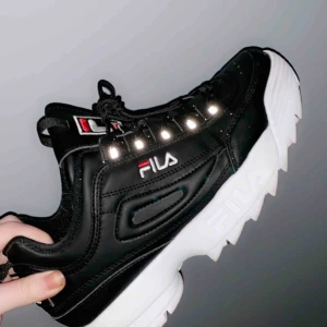  - Använda 2 gånger, så gott som nya. Swish 🎀