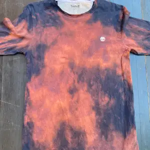 Custommade (tie dye) Timberland longsleeve.                     Storlek:S                                                                                   Pris:200kr                           Möts i Stockholm eller kunden betalar frakt (+50))