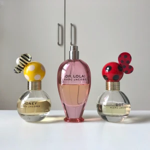 Parfymer - Marc Jacobs - Pga att jag numera är vegan och ej vill använda djurtestade saker, säljer jag dessa halvt använda parfymerna billigt. Alla för 350kr + frakt. Vill man köpa någon separat, kontakta mig!