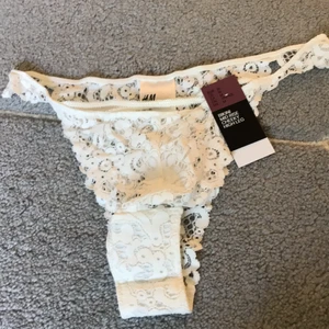 Oanvända  - Med prislapp 