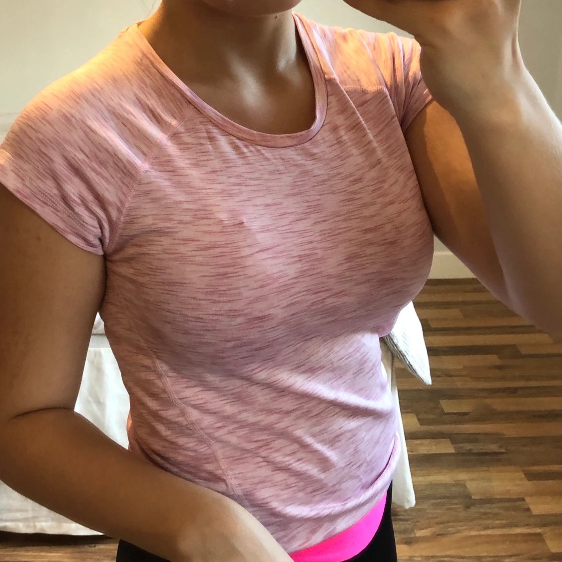 Rosa träningstshirt  - 90