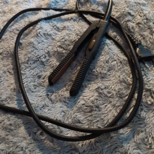 Plattång  - Smidig mini plattång, tar ingen plats om du ska ta med dig den eller så🌸