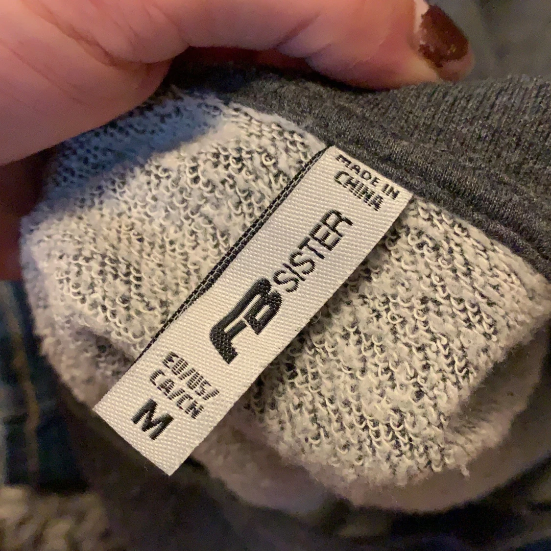 Superskön mörkgrå sweatshirt - 91