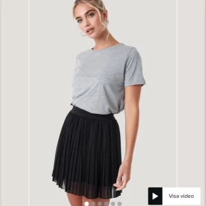 Mini pleated skirt XS - Kjol från nakd som är slutsåld i XS. Sparsamt använd. Frakt tillkommer 