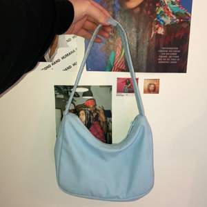 babyblå trendig handväska från gina🦋🦋 Endast använd någon gång