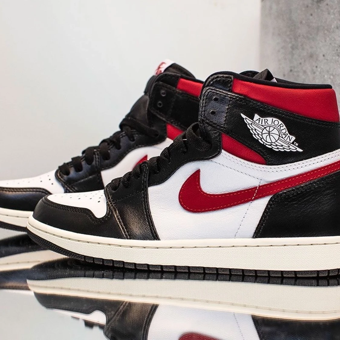 Jordan 1 High Black Gym Red - 90