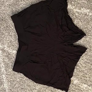 Svarta lösa shorts - Svarta shorts