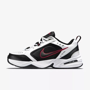 Nike sneakers - Säljer mina nästan helt oanvända sneakers. Står storlek 38,5 men skulle säga att de är mer 38 eftersom jag alltid har det annars.