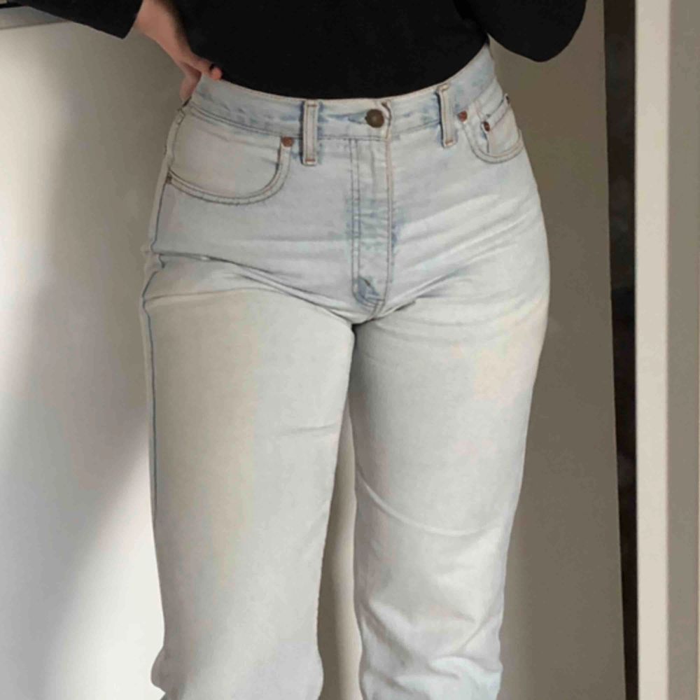 Ett par skit snygga jeans ifrån Levis, var mina favvobyxor förut men har ingen användning av dom idag💖💖. Jeans & Byxor.