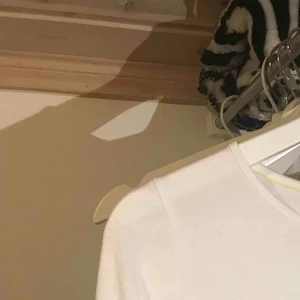  - Snygg Tommy Hilfiger tröja, fint skick 