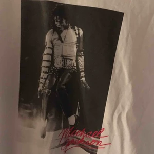  - Michael jackson tröja i bra skick. Uppvikta armar. Oversized. Köpt för ca 150-200