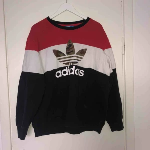  - Skitsnygg tröja från adidas, jag har använt den som oversized