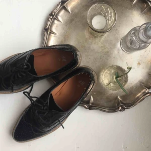  - Snygga festskor från HM. Frakt tillkommer🌸