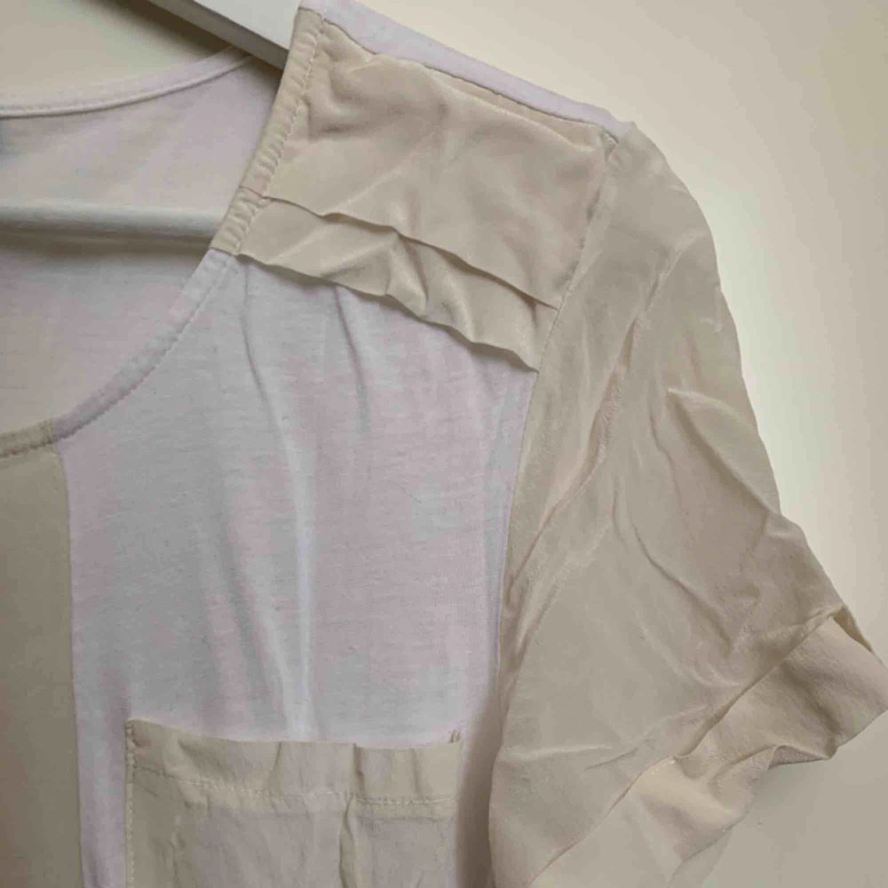 T-shirt made of cotton and silk. . Blusar.