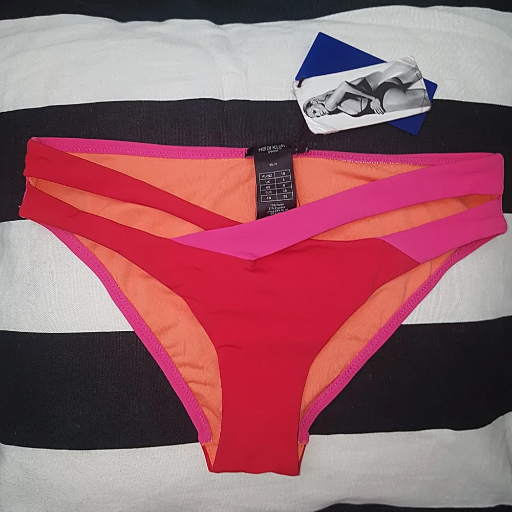 Helt ny & oanvänd bikini underdel, från Heidi Klum's collection. Frakt tillkommer på 18 kr . Övrigt.