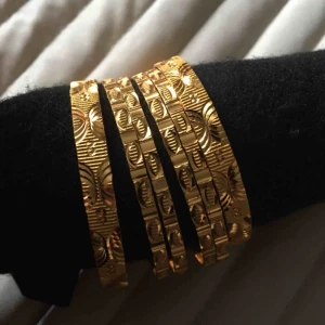  - Indiska armband set/6st. Helt nya, Lådan medföljer.