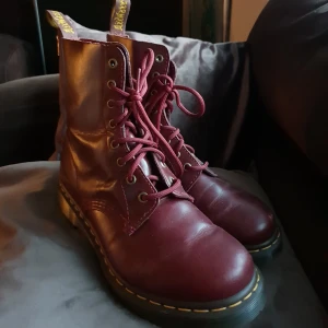  - Dr martens, 40, smal passform
