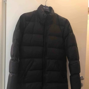  - Sparsamt använd jacka från Lindex 