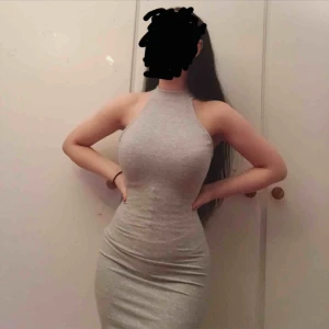  - Grå klänning storlek S