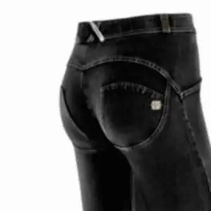 HELT NYA ÄKTA FREDDY Perry jeans svarta med ljusa sömmar , otrolig ousch upp effekt ! Köota för 1299:- för nån vecka sedan  kan Lögre pris vid snabb affär eller om du köper mer ...