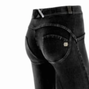  - HELT NYA ÄKTA FREDDY Perry jeans svarta med ljusa sömmar , otrolig ousch upp effekt ! Köota för 1299:- för nån vecka sedan  kan Lögre pris vid snabb affär eller om du köper mer ...