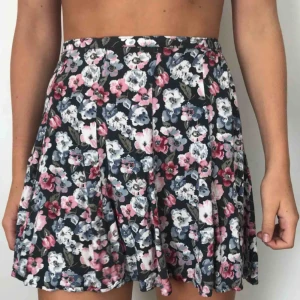  - Hollister kjol Som ny