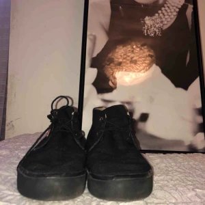  - skor från vans köpta på humana. de är visningsexemplar, finns inte många av denna sko just!!! Supersnygga och lätta!!!