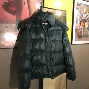  - Grön snygg pufferjacket