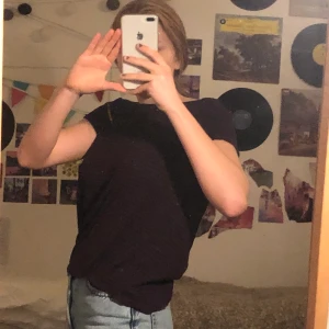 Randig t-shirt - Randig boxig t-shirt i fint skick. I princip oanvänd