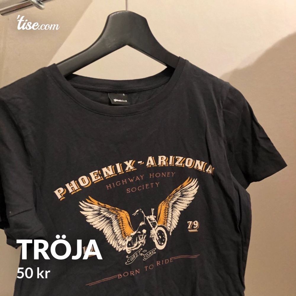 T-Shirt från Gina Tricot i S. Sparsamt använd, Fint skick🤍. T-shirts.