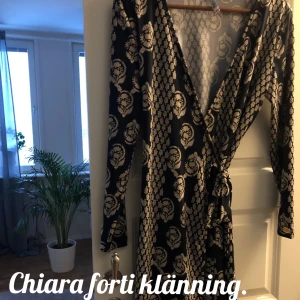 Chiara forti klänning.✨ - Jättefin klänning, som ny. 150:- eller bud.