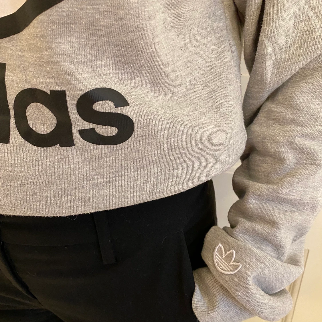 Adidas grå sweatshirt  - 90