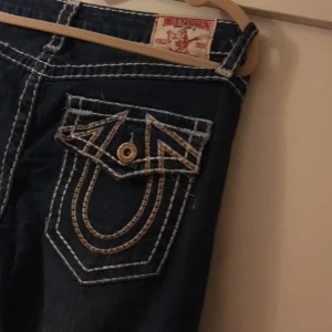 Jeans - Står ingen storlek, uppskattar att de är S. Använda fåtal gånger. Inga märkesjeans 